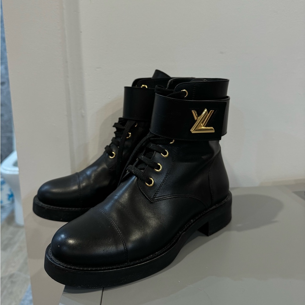 Louis Vuitton Leather Combat Boots EU37